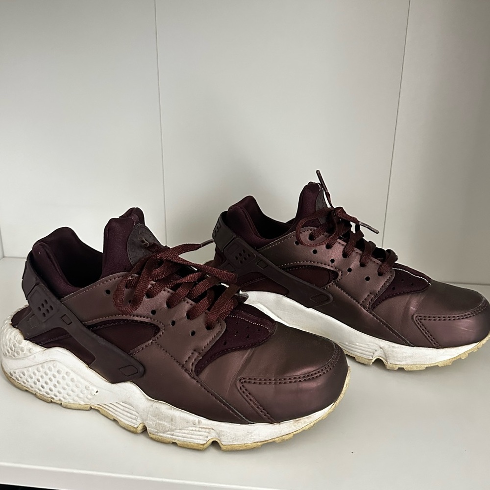 Nike Huarache Sneakers